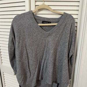Eiquette Gray V-Neck Sweater